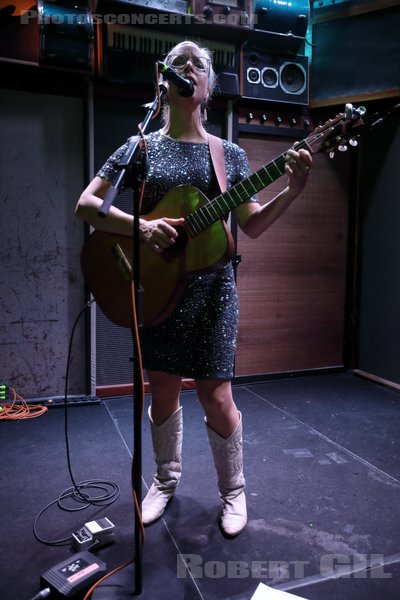 LAURA VEIRS - 2025-05-22 - PARIS - Supersonic Records - Laura Veirs